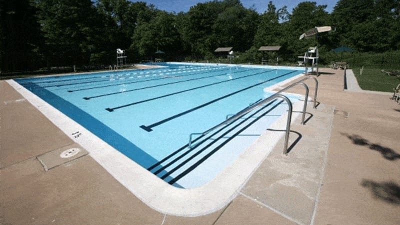 Macgill's Common outdoor pool